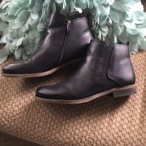 Ankle boots